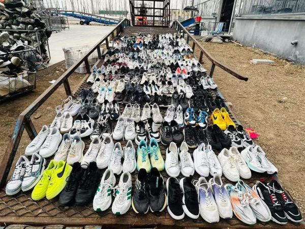Used Clothes And Shoes - Image 2